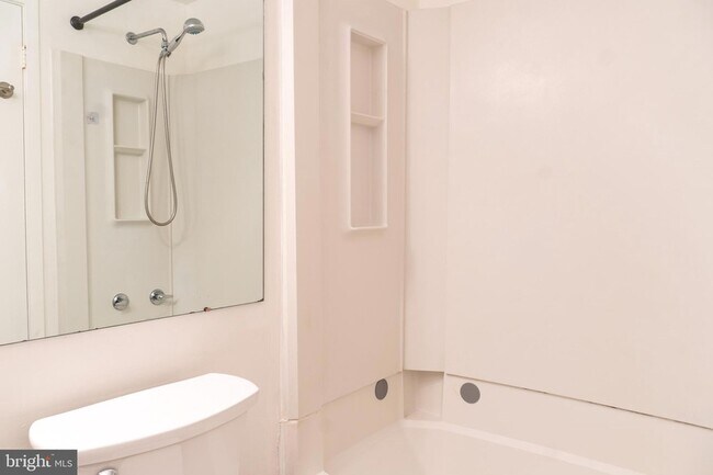 Building Photo - 9804 Hellingly Pl