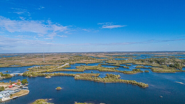 Building Photo - 2247 S Waterman Dr