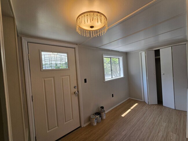 Building Photo - 217 Brainerd Ave