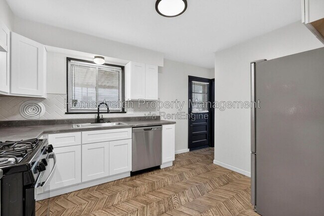 Building Photo - 5544 Sapphire Ave