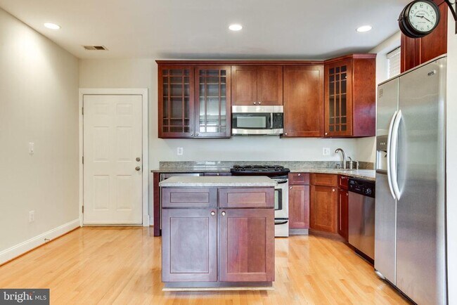 Primary Photo - 219 T St NE