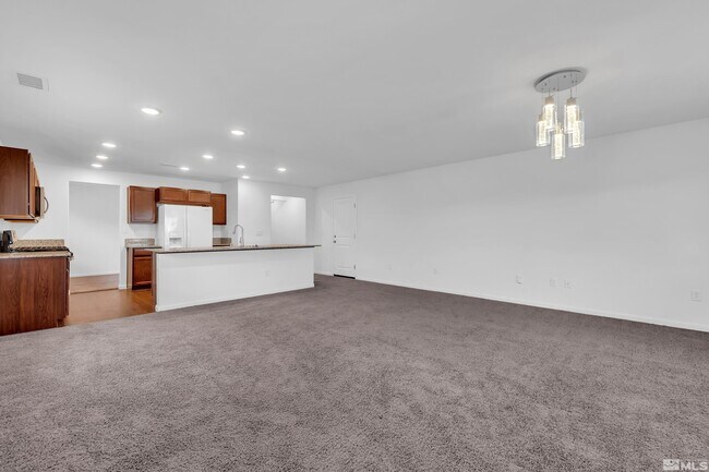 Building Photo - 698 Valmy Dr