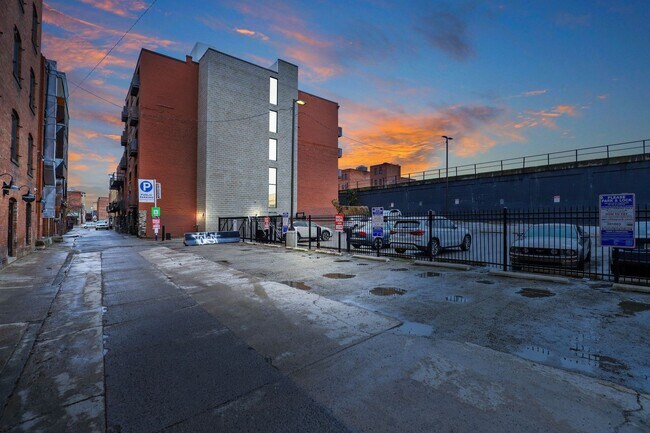 Building Photo - Cozy Loft in Downtown Spokane