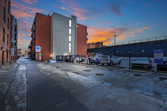 Building Photo - PENDING APPLICATION- Cozy Loft in Downtown...
