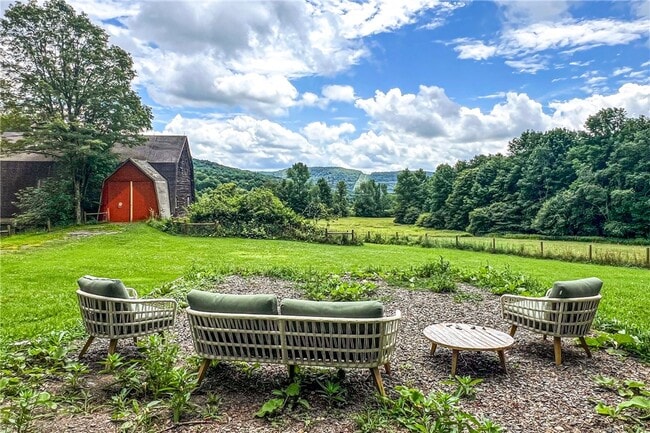 Building Photo - 1399 Arbuckle Hollow Rd