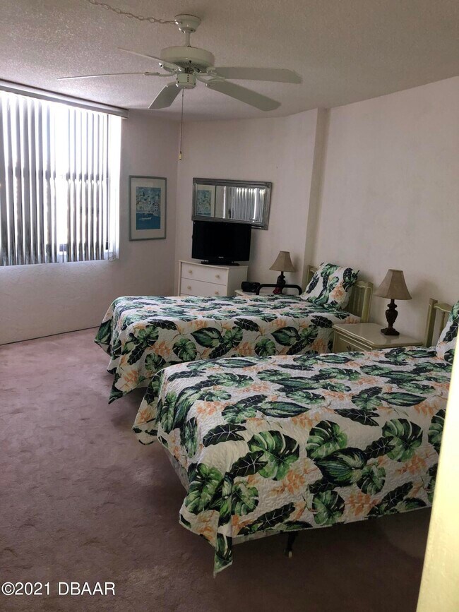 Building Photo - 1415 Ocean Shore Blvd