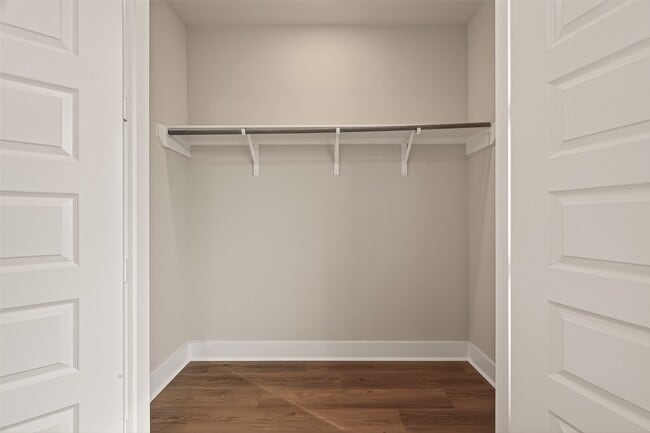 Building Photo - 1504 Hussion St