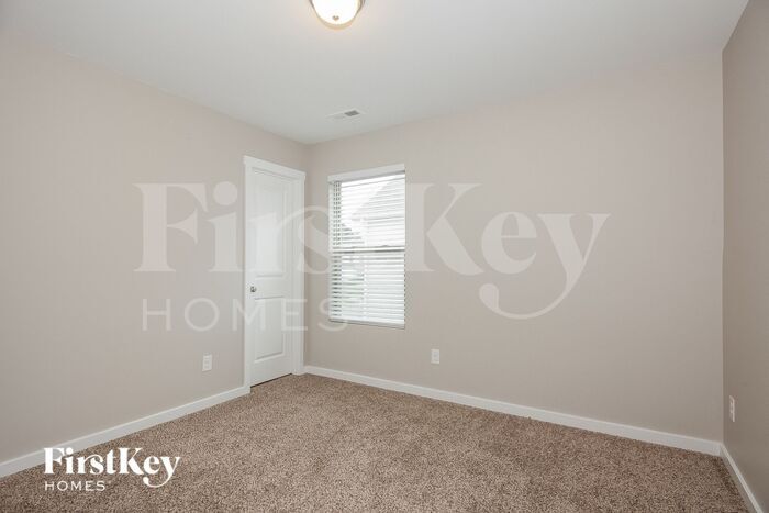 Building Photo - 6620 Nathan Dr