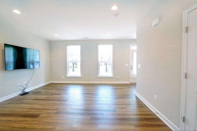 Building Photo - 3284 Charleston Blvd