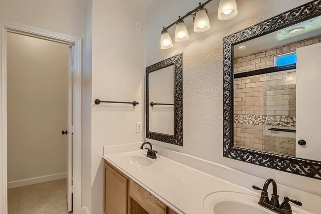 Building Photo - 8008 Serenity Way