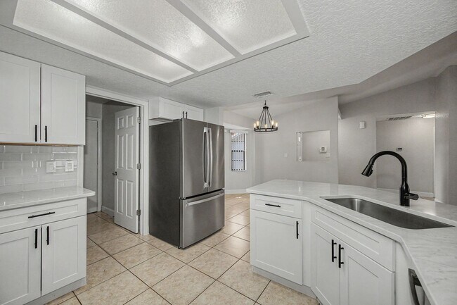 Building Photo - 4449 Foxboro Dr
