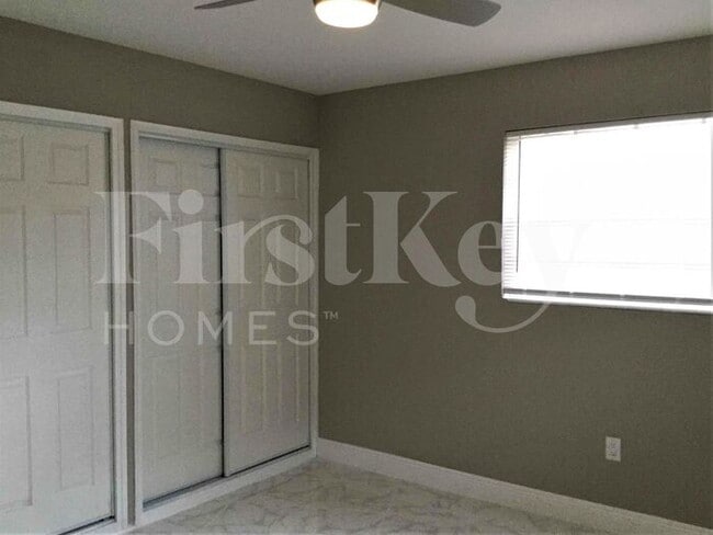 Building Photo - 401 SW 68th Blvd