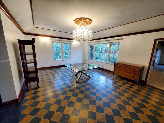 Building Photo - 339 NE 96th St