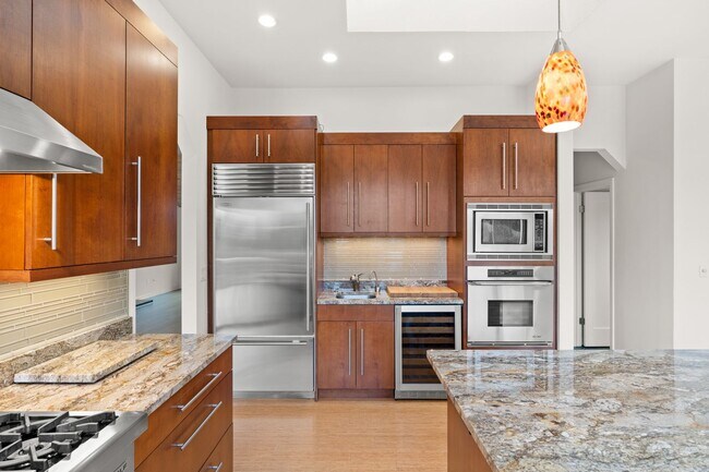 Building Photo - Just Reduced and READY NOW!! - Amazing Sce...