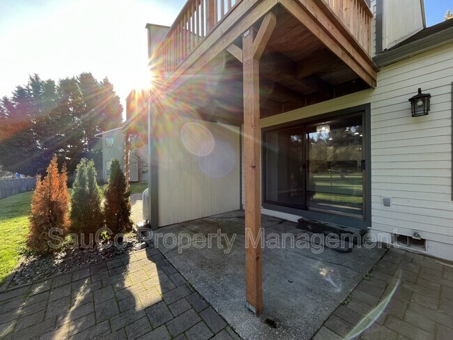 Building Photo - 20635 NW Lapine Way