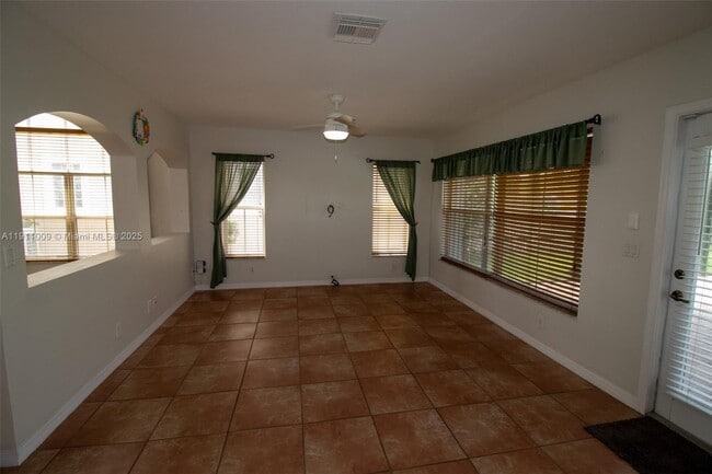 Building Photo - 5552 NW 125th Terrace