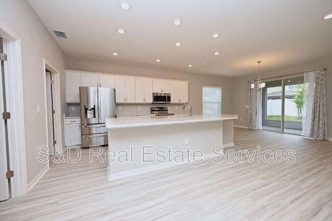 Building Photo - 1731 Oceania Ave