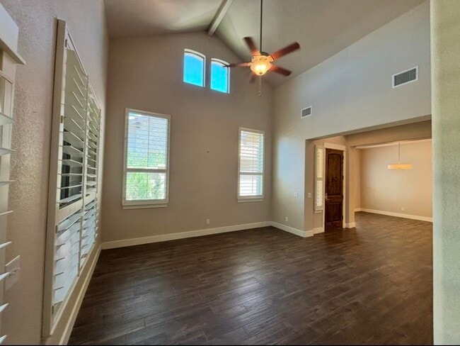 Building Photo - 112 Tuscan Dr