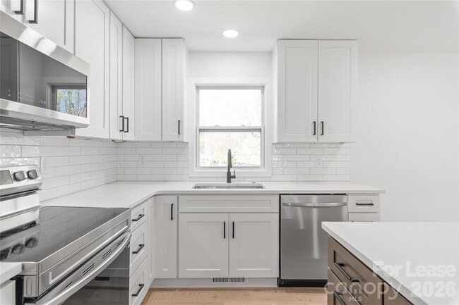 Building Photo - 1315 Vickie Ln