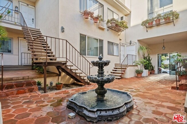 Building Photo - 1951 Malcolm Ave