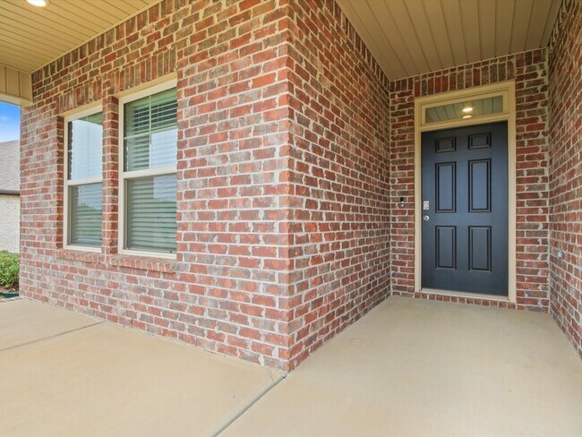 Building Photo - 227 Poplar Hollow Dr