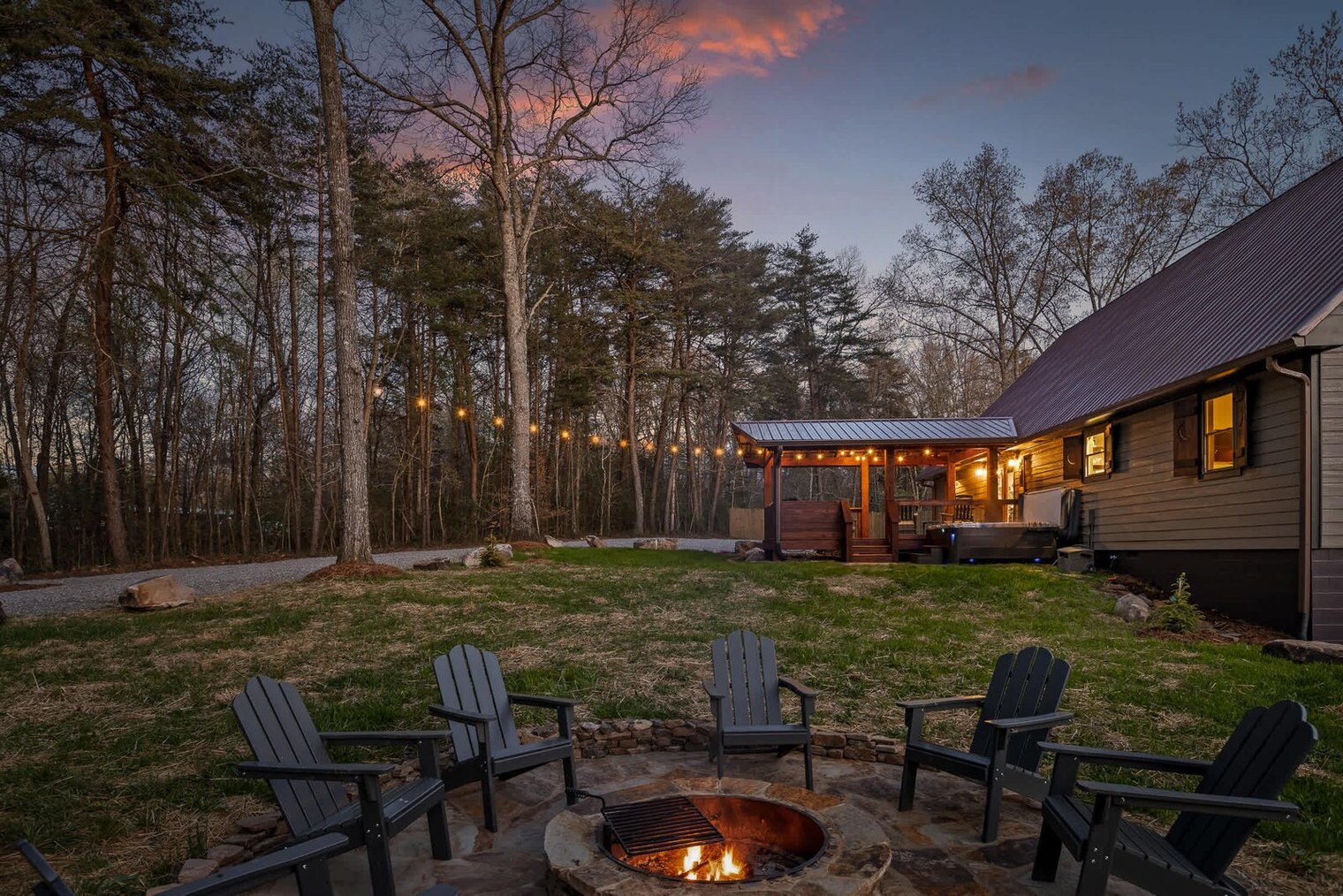 Building Photo - 250 Mt Della Rd