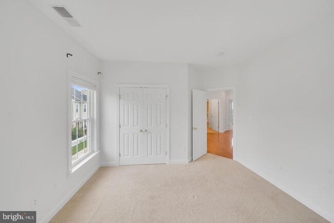 Building Photo - 224 Sundance Ln