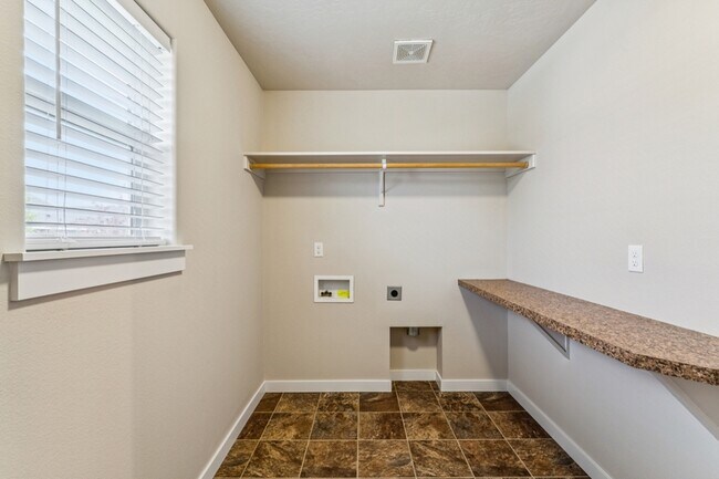 Building Photo - 2914 W Sunny Cove St