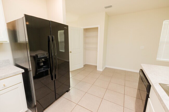 Building Photo - 6777 Longboat Dr