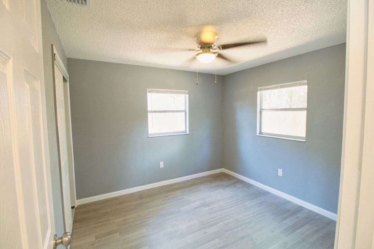 Building Photo - 7138 Oakwood Dr