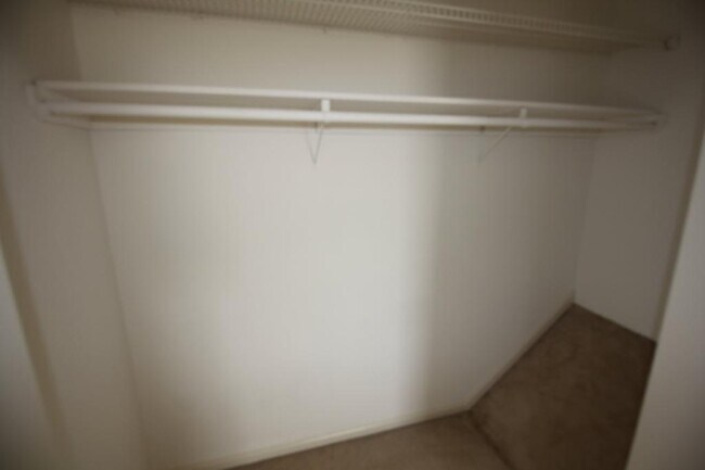 Building Photo - 937 Holborn Ct