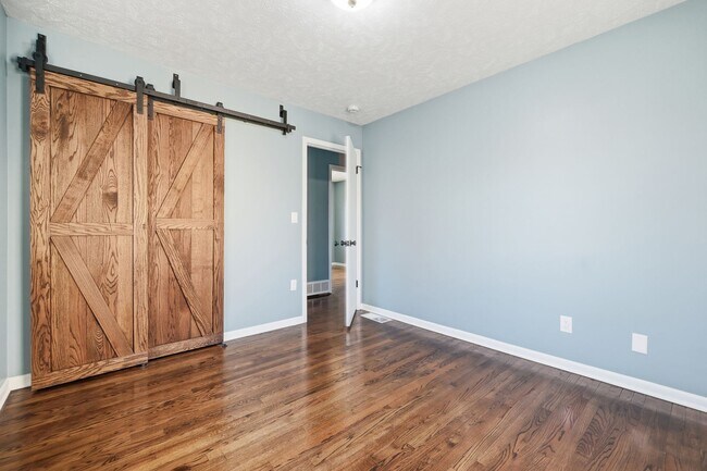 Building Photo - Fully remodeled 4 bed charmer