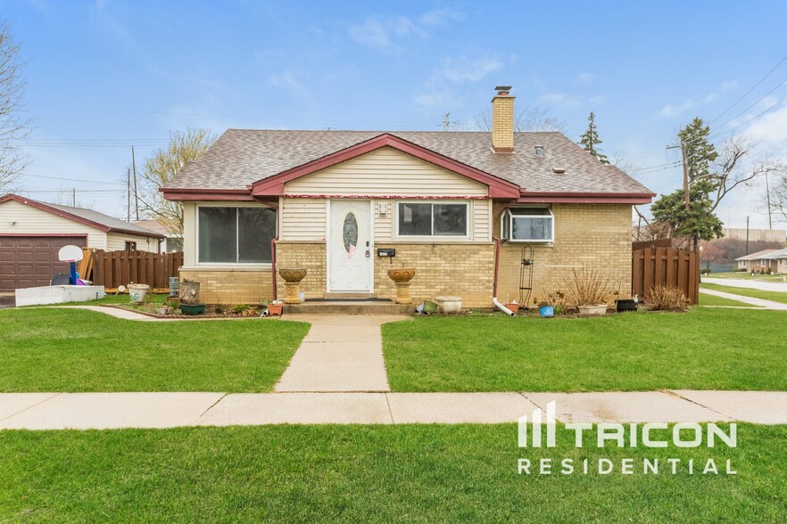 Primary Photo - 1022 Richard Ave