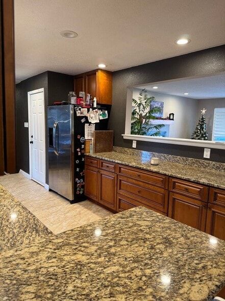 Building Photo - 500 Estes St