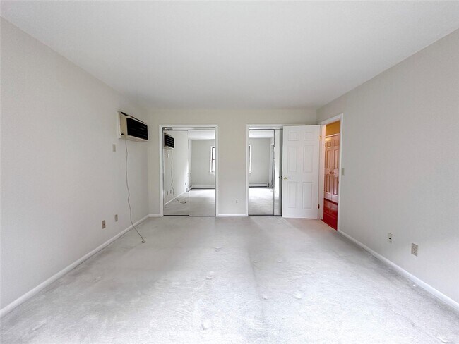 Building Photo - 150 Bennett Ave