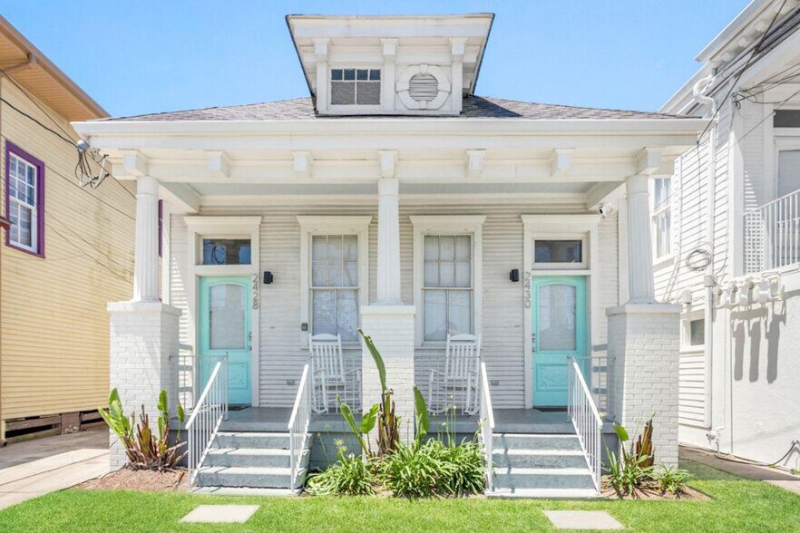 Building Photo - 2430 Valence St