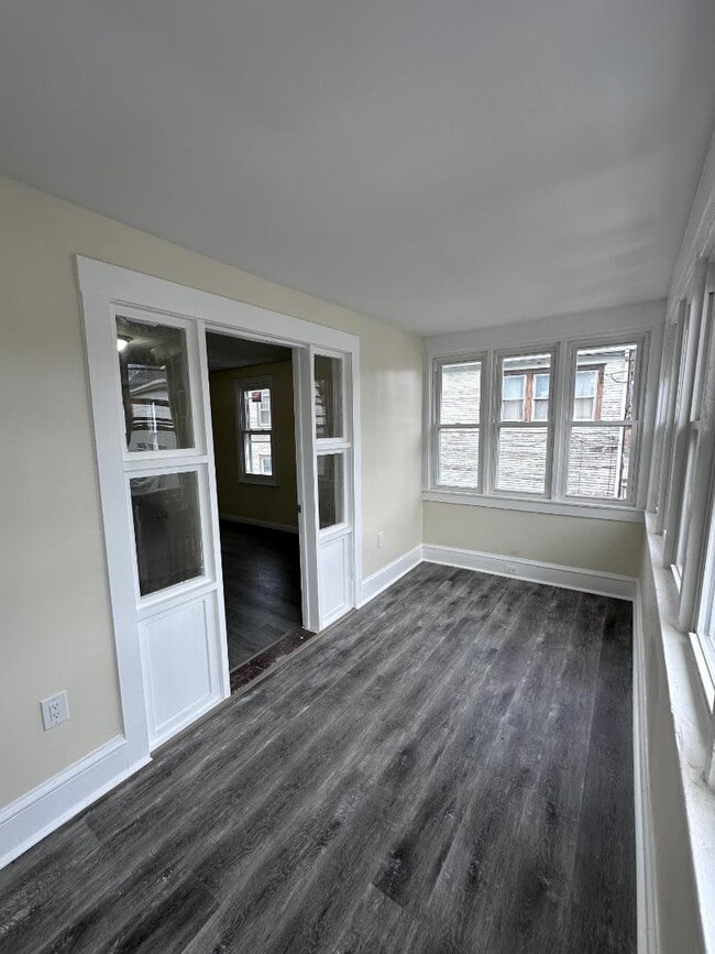 Building Photo - 153 Vine St