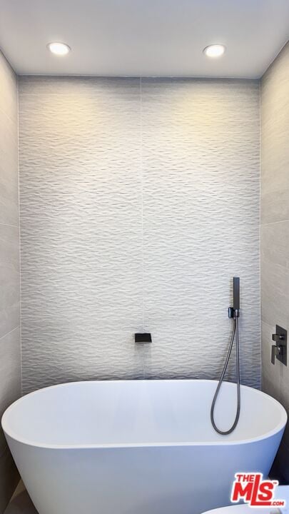 Building Photo - 414 N Palm Dr