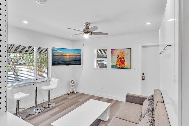 Building Photo - 649 NE 16th Terrace