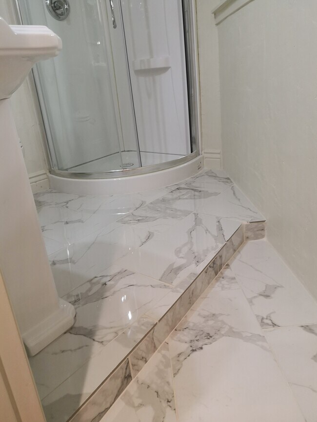 Building Photo - 21451 Lee Dr