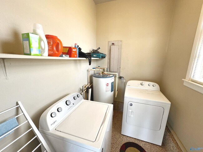 Building Photo - 1409 N Houston St