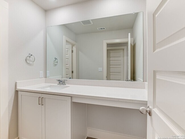 Building Photo - 16011 Babcock Rd