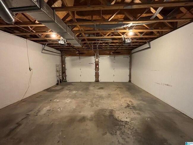 Building Photo - 241 Meadow Croft Cir