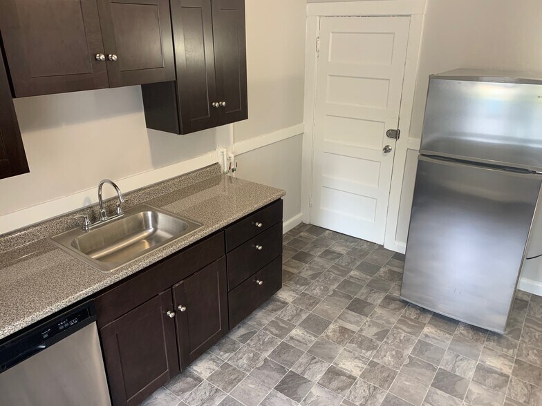 Building Photo - 226 South St