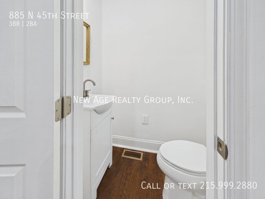 Building Photo - 885 N 45th St