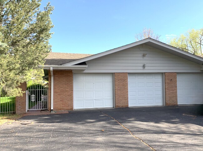 Building Photo - 3055 Crabapple Rd