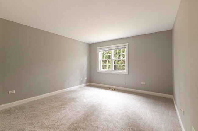 Building Photo - 43 Foxcroft Rd