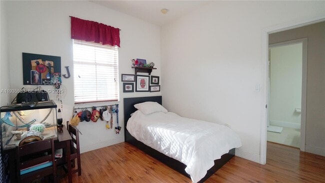 Building Photo - 928 SW 154th Path