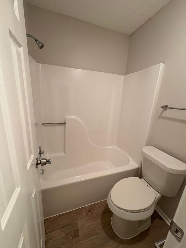 Building Photo - Newly Renovated Duplex - Northwest San Ant...