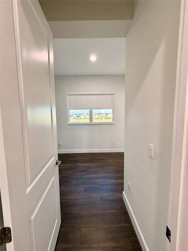 Building Photo - 15131 Courtland Ct